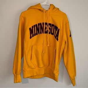 UMN MINNESOTA Sweatshirt (Small, Gold)